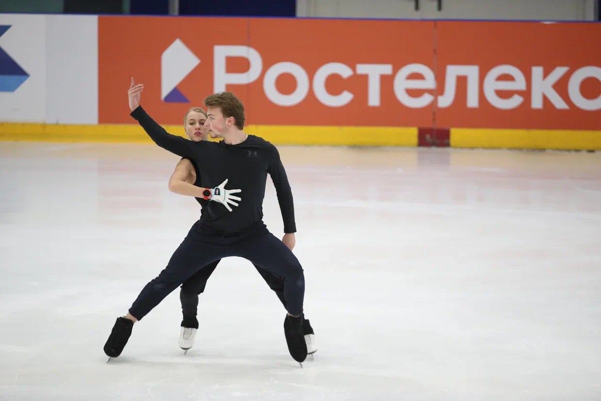 Коляда Михаил фигурист в спортзале